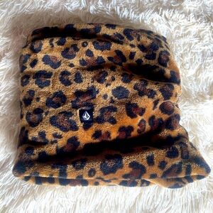 Fuzzy leopard neck buff